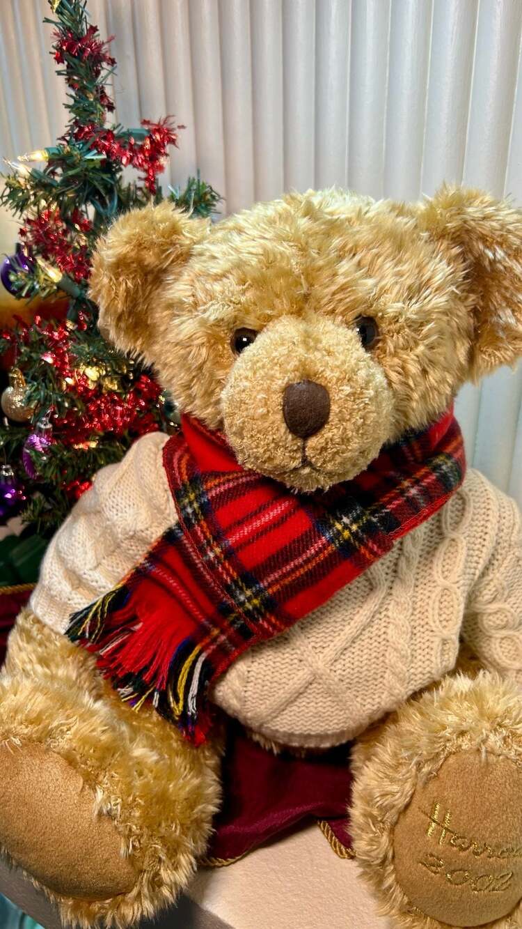 Harrods Giles 2002 Christmas Bear With Cream Sweater And Tartan Scarf
